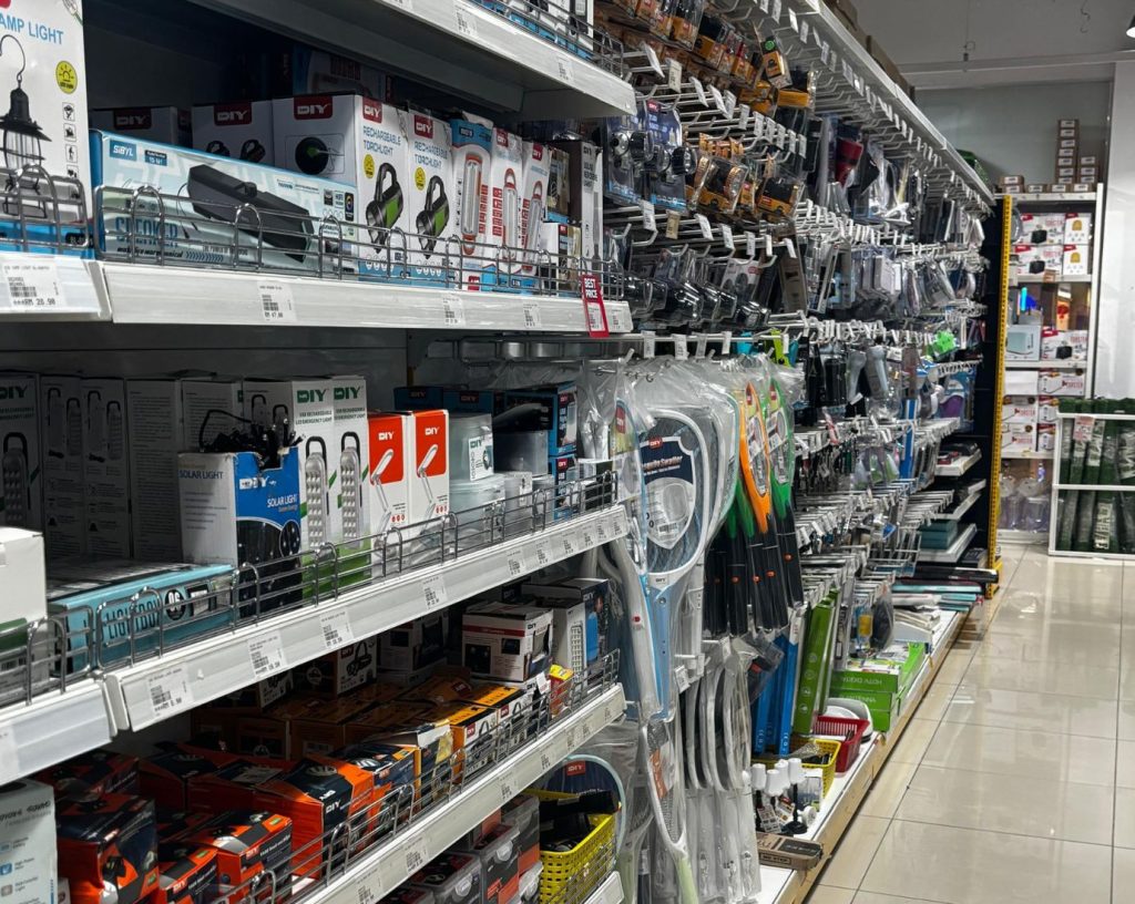 Jemco Gondola Shelving at Mr. DIY