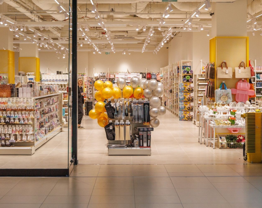 Well-organized entrance display